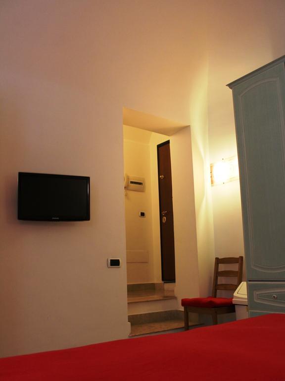 Hella Ibernesi 23 Fori Imperiali Inn, New Gestion! Рим Номер фото