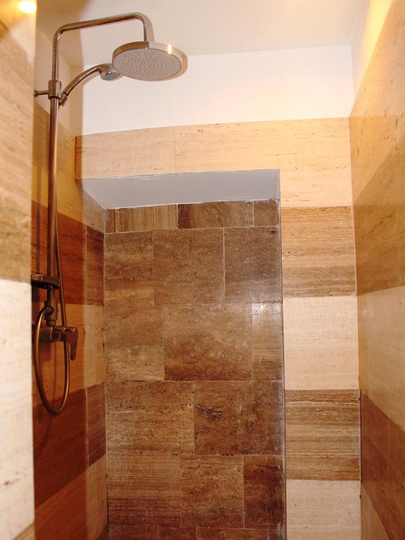 Hella Ibernesi 23 Fori Imperiali Inn, New Gestion! Рим Номер фото